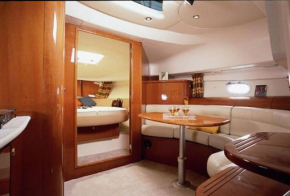 Chambre Bateau à Quai- Village Naturiste